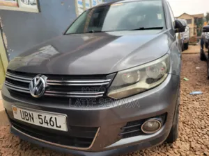 Volkswagen Tiguan S 4Motion 4dr SUV AWD (2.0L 4cyl Turbo 6A) 2014