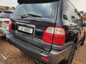Toyota Land Cruiser Cygnus 4.7 2005 Black