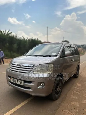 Toyota Noah 2002 Silver