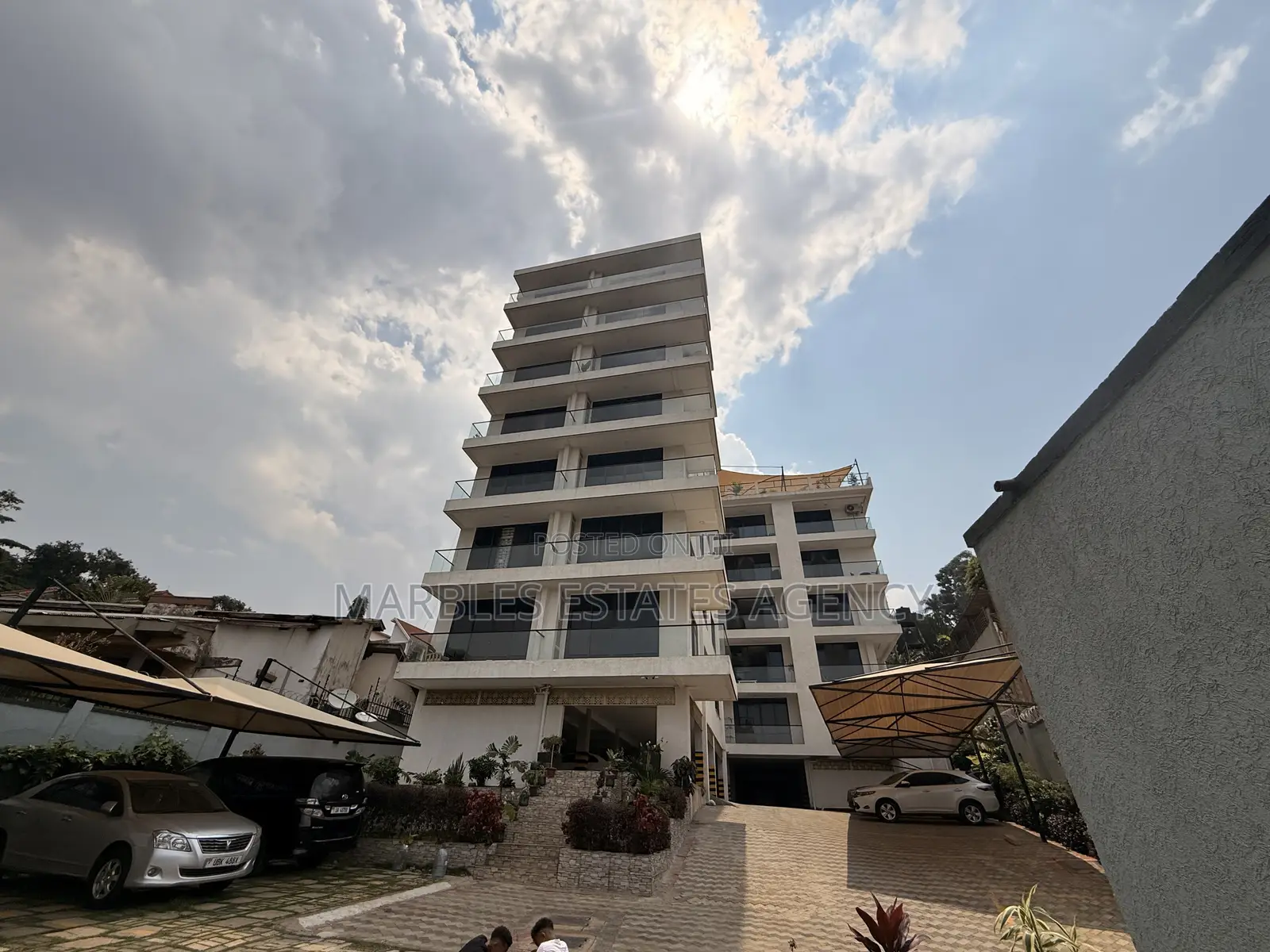 3bdrm Apartment in Muyenga, Central Division for sale