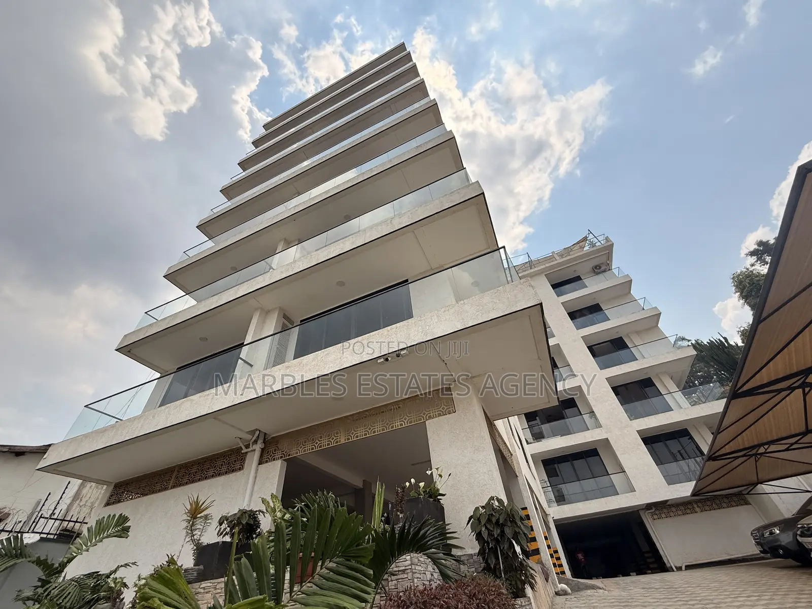 3bdrm Apartment in Muyenga, Central Division for sale