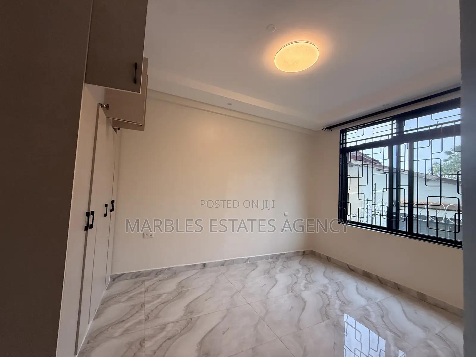 3bdrm Apartment in Muyenga, Central Division for sale