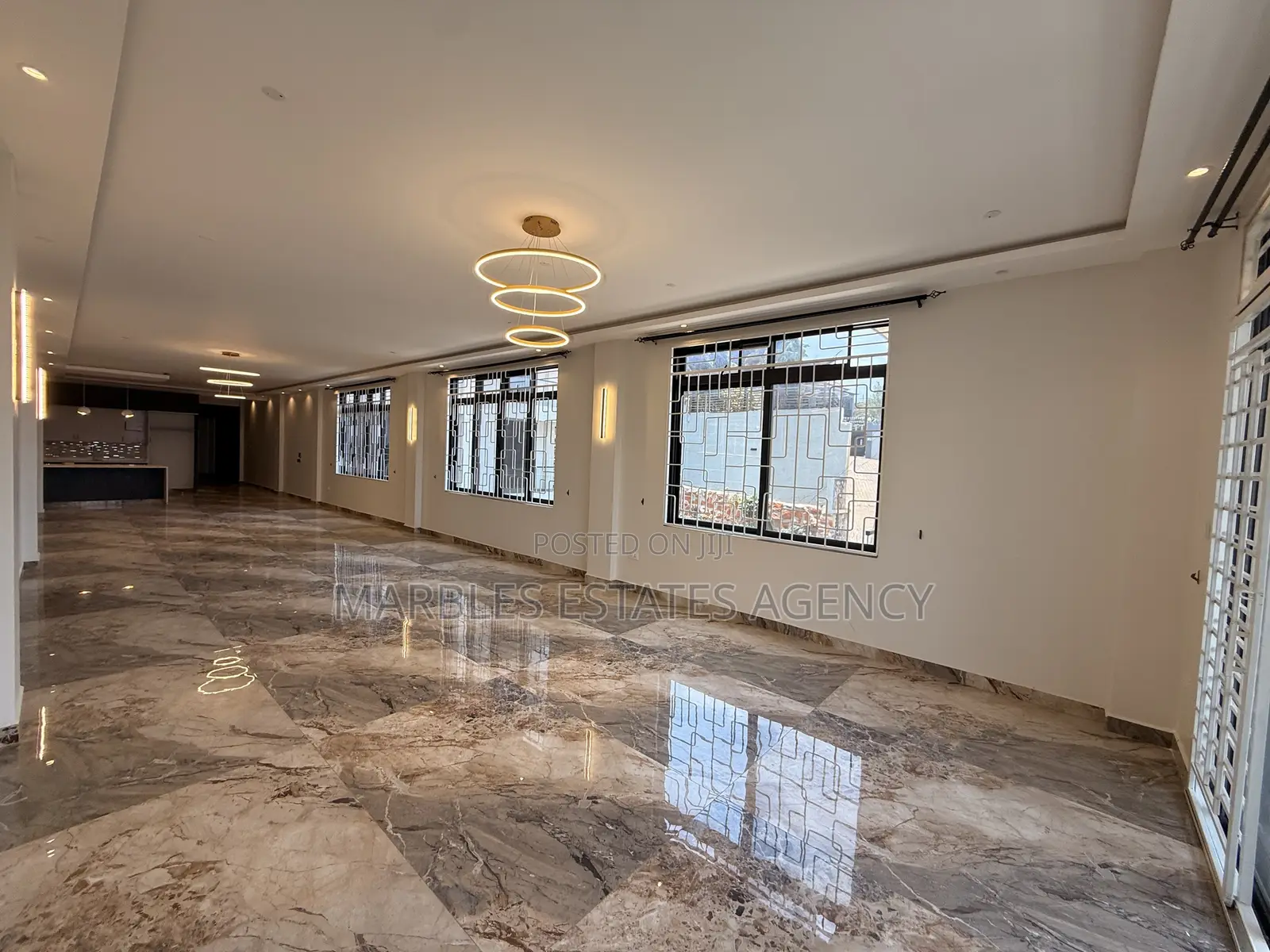 3bdrm Apartment in Muyenga, Central Division for sale