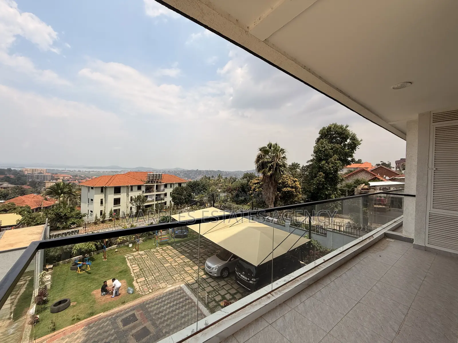 3bdrm Apartment in Muyenga, Central Division for sale
