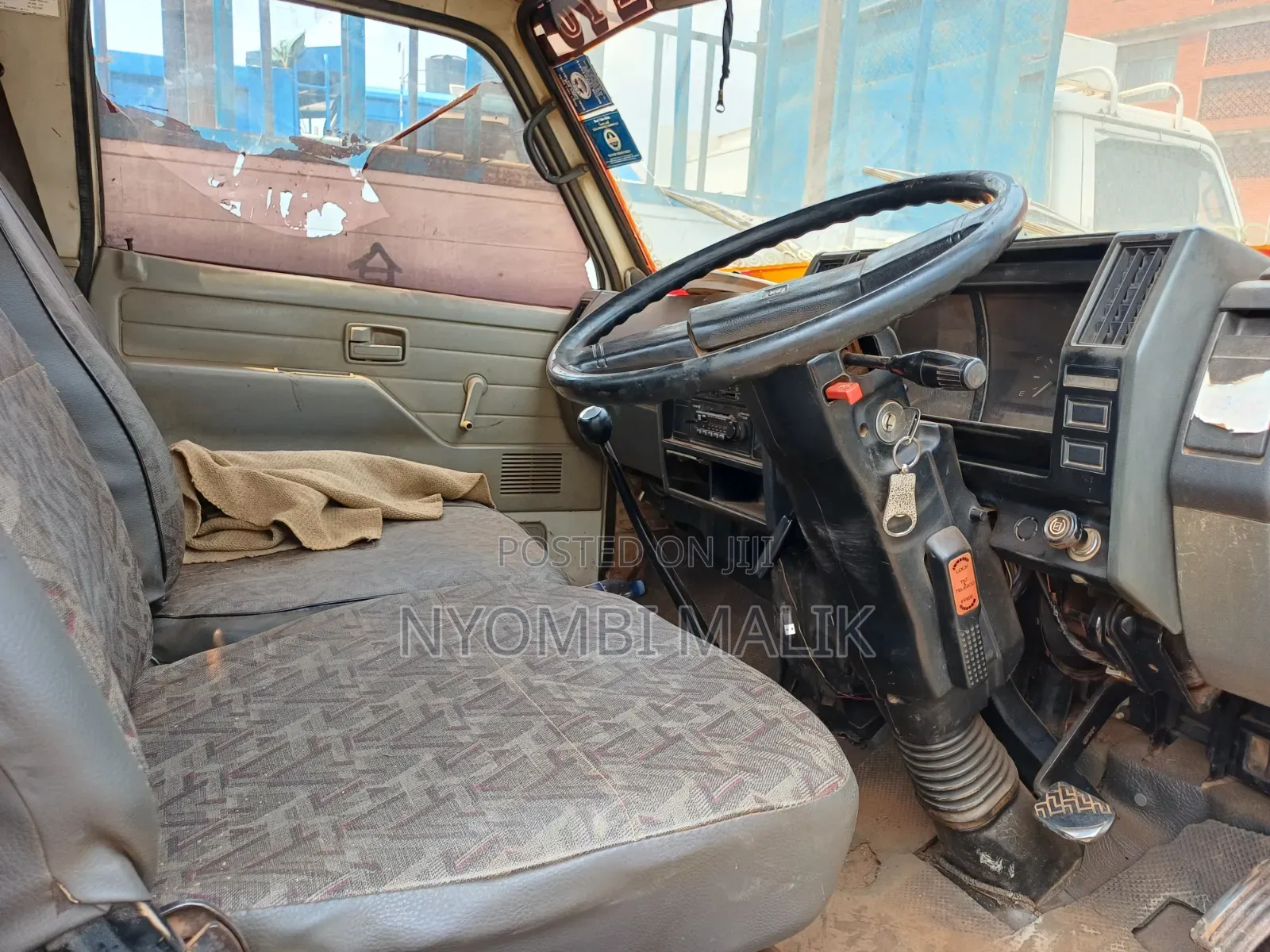 Isuzu ELF Truck 150