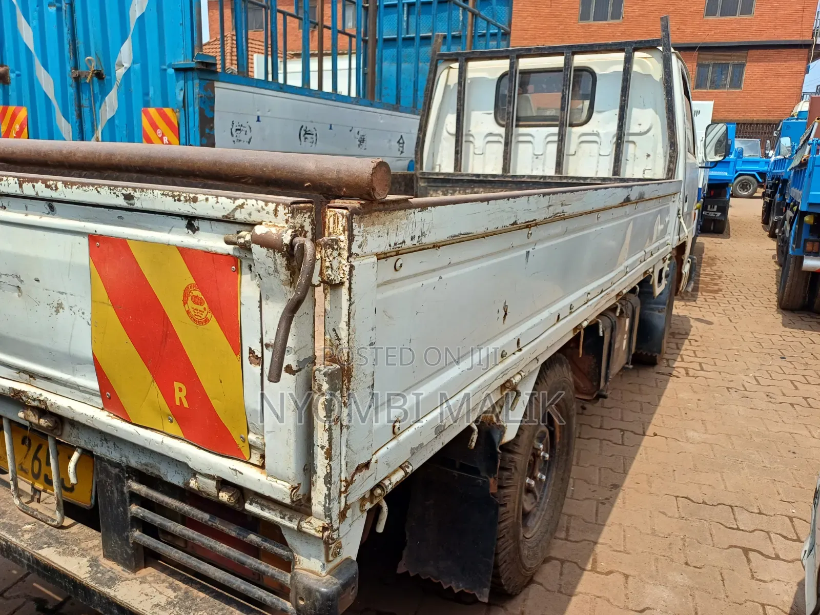 Isuzu ELF Truck 150