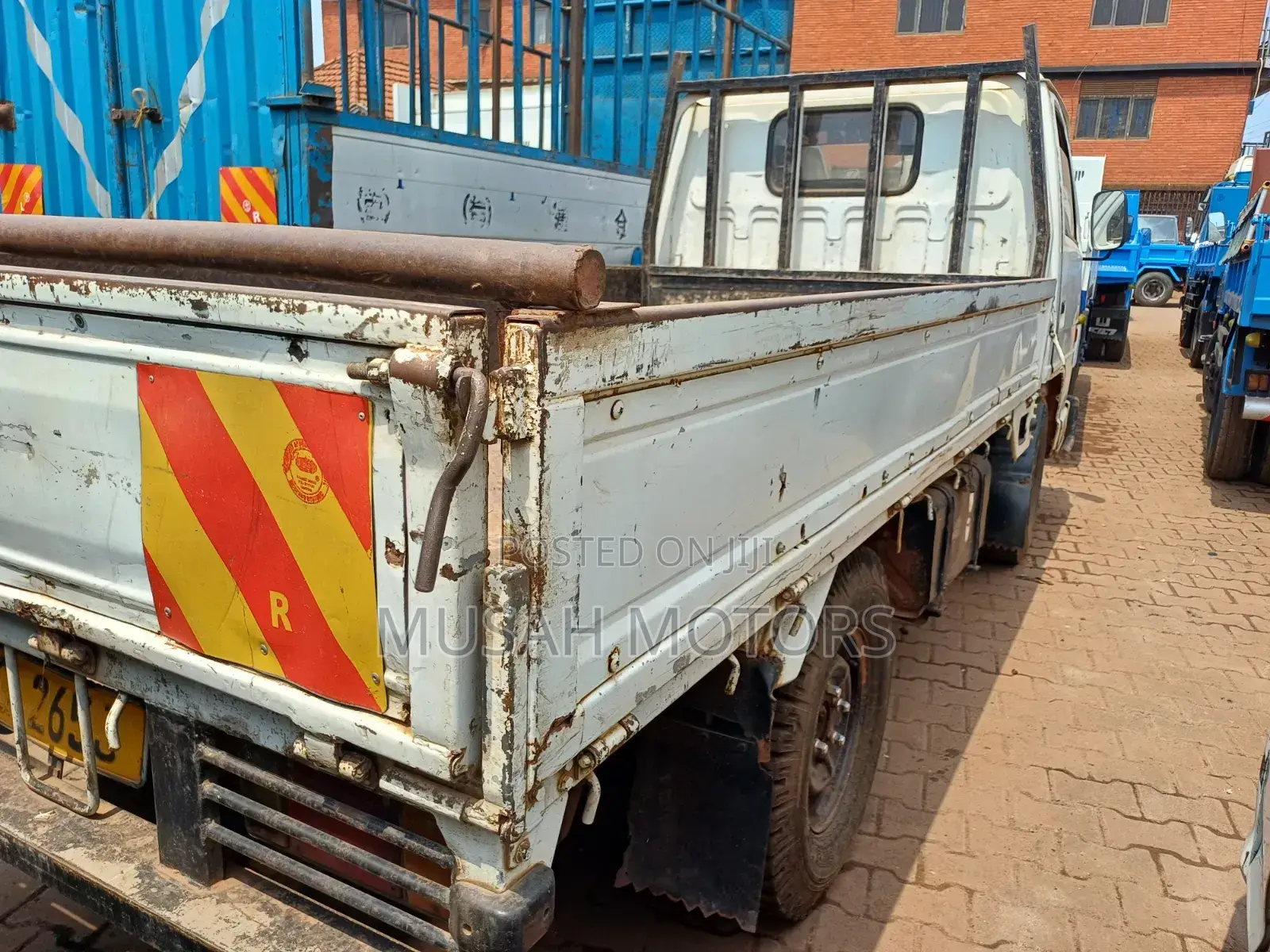 Isuzu ELF Truck 150