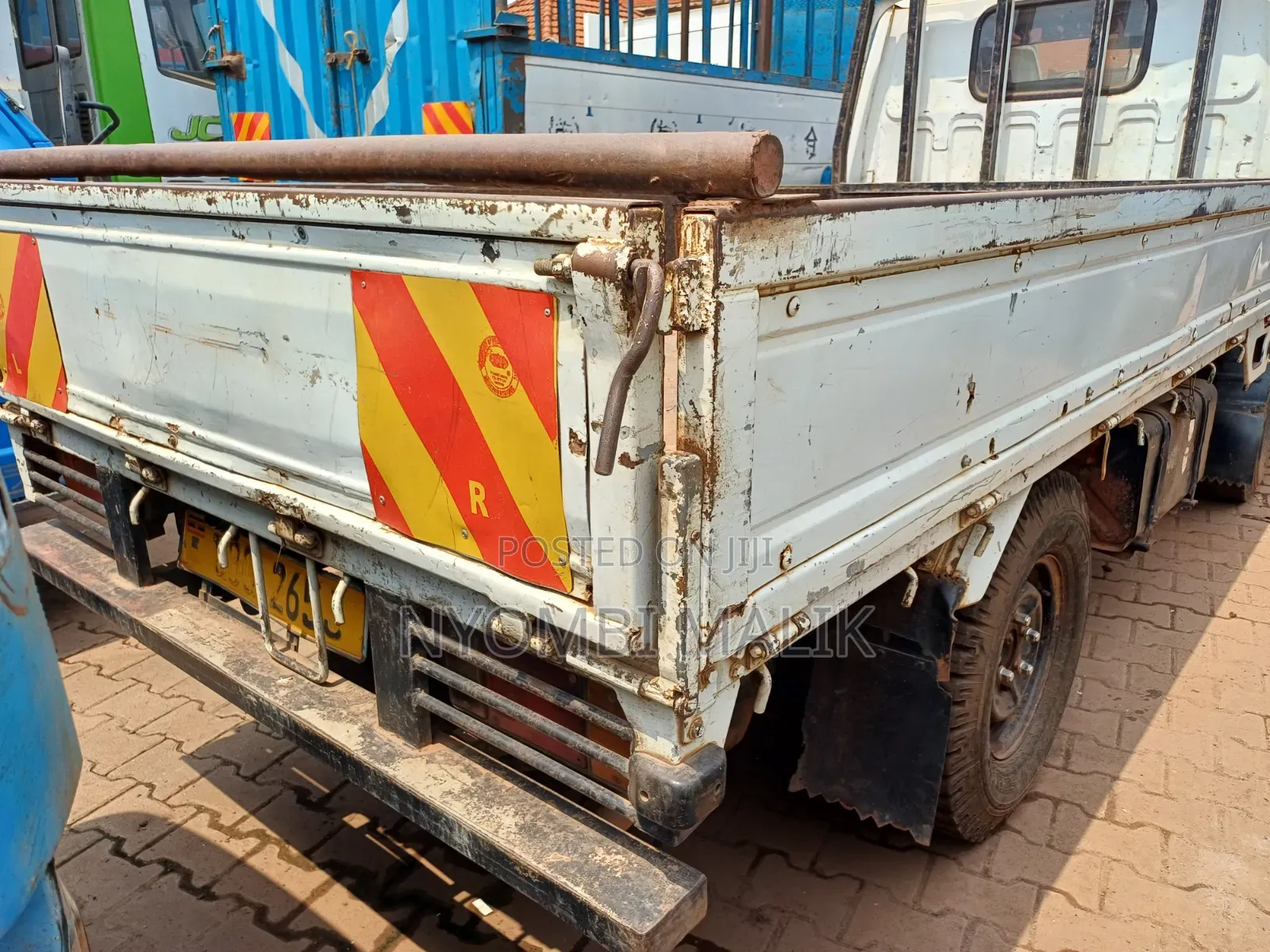 Isuzu ELF Truck 150