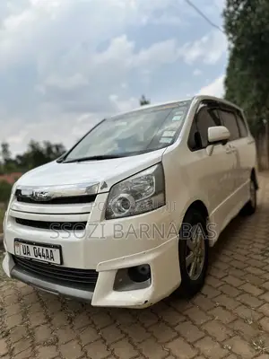 Toyota Noah 2011 White