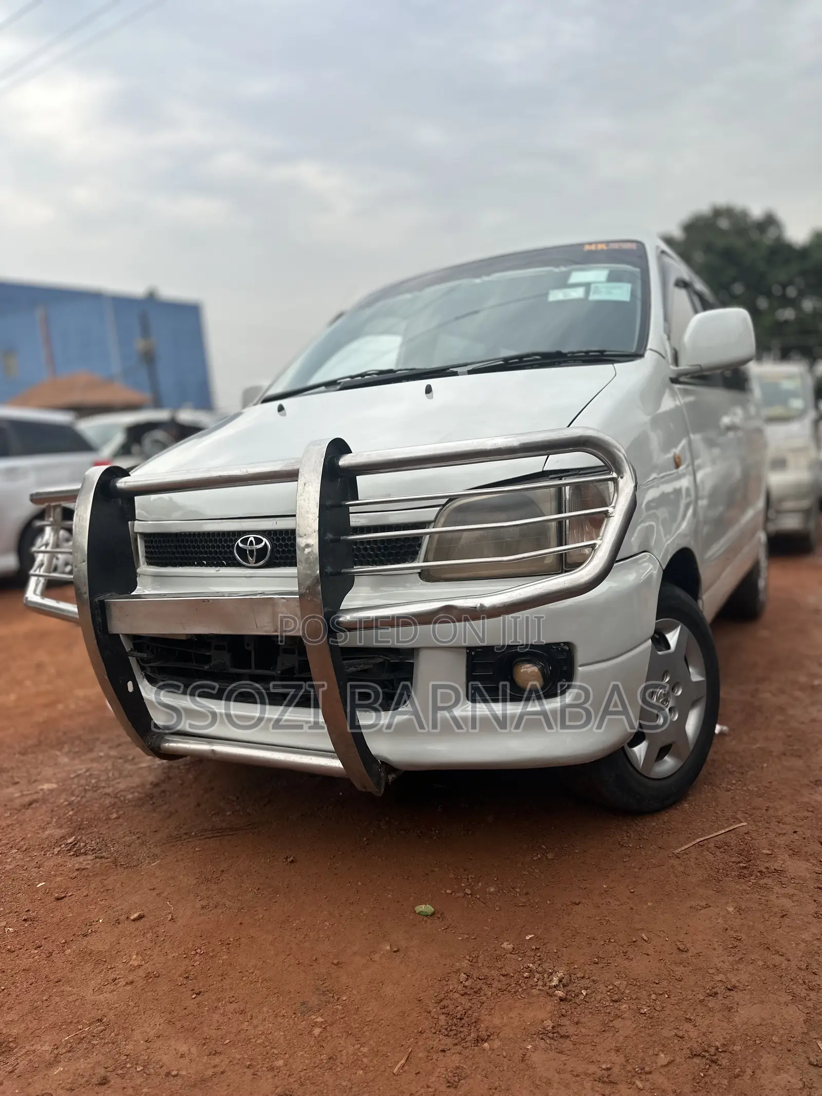 Toyota TownAce Noah 1998 White