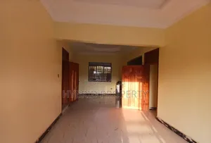 3bdrm House in Wakiso Town Along for sale