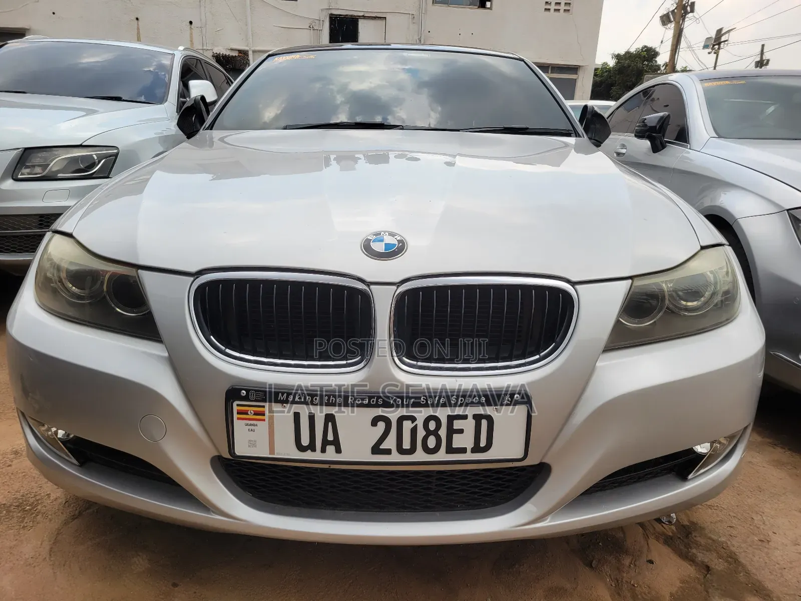 BMW 320i Sedan RWD 2008 Silver