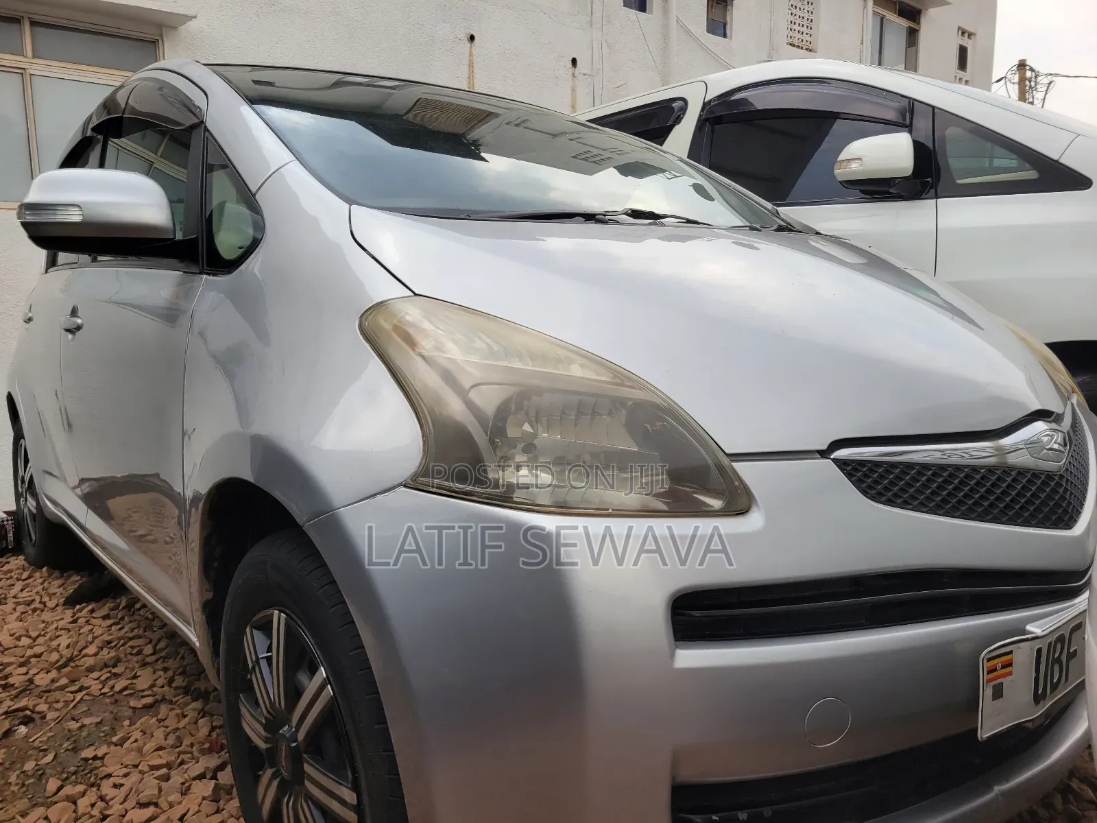 Toyota Ractis 1.5 AWD 2007 Silver
