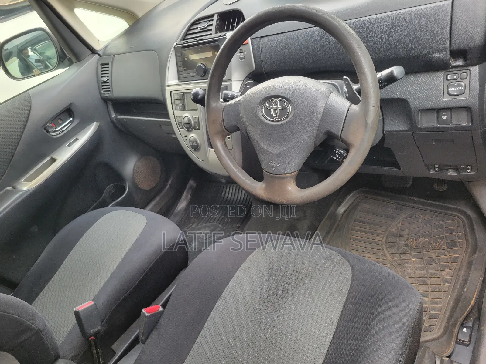 Toyota Ractis 1.5 AWD 2007 Silver