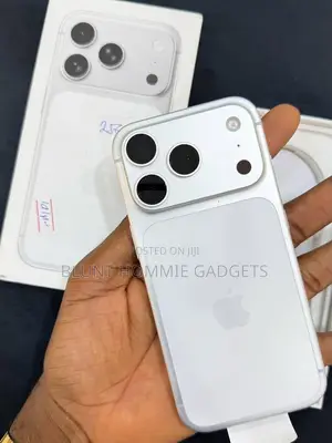 New Apple iPhone 17 Pro 256 GB White