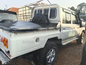 Toyota Land Cruiser Prado 2018 White