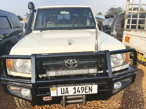 Toyota Land Cruiser Prado 2018 White
