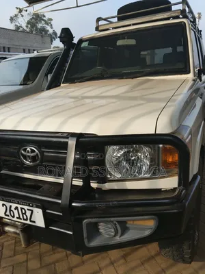Toyota Land Cruiser Prado 2017 White