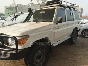 Toyota Land Cruiser Prado 2017 White