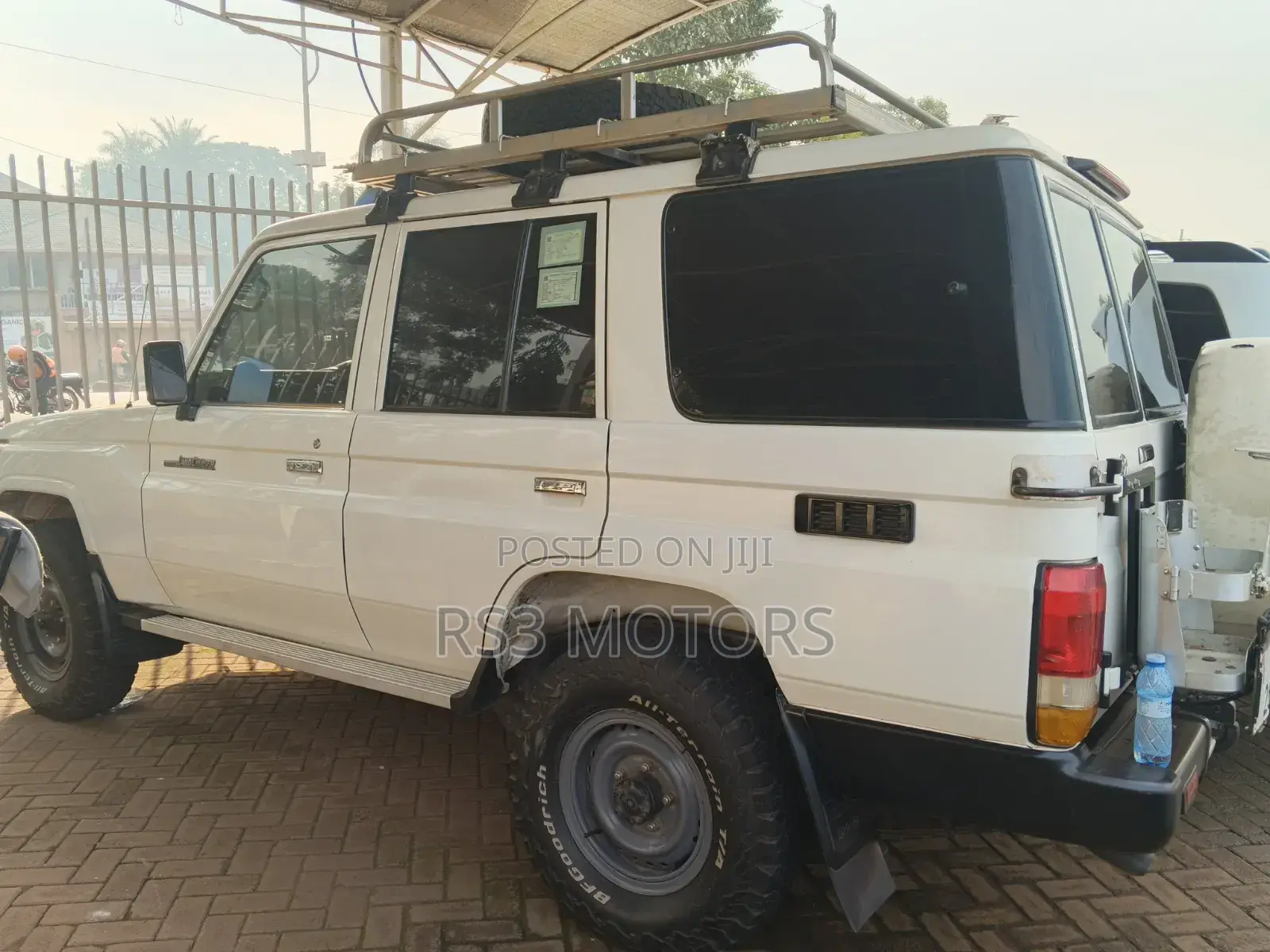 Toyota Land Cruiser Prado 2017 White