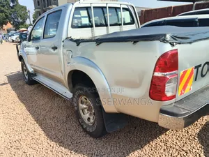 Toyota Hilux 2014 Silver