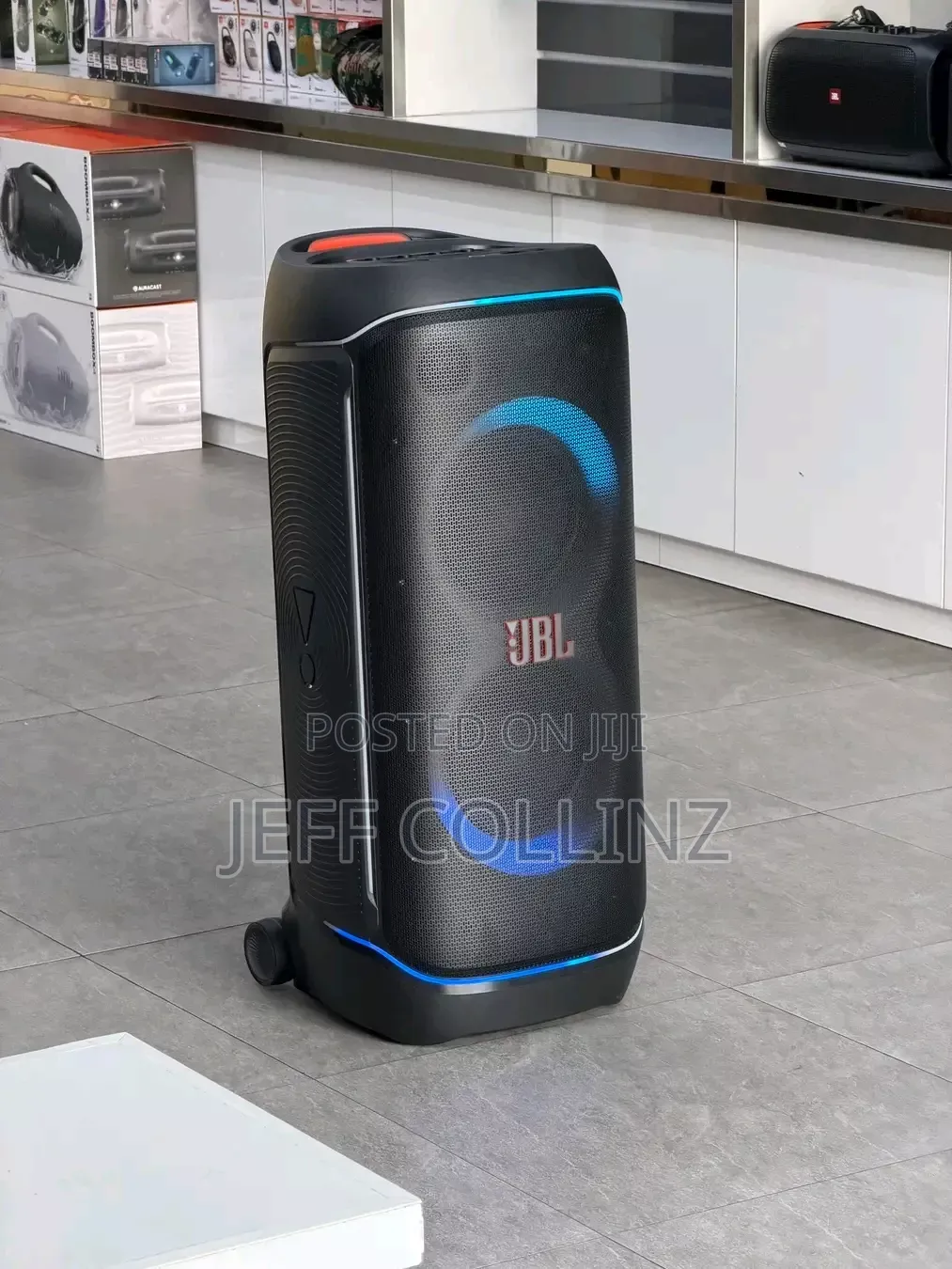 JBL Party Box 720 Boom Bass Boosted Spraker With a Wireless Mic
