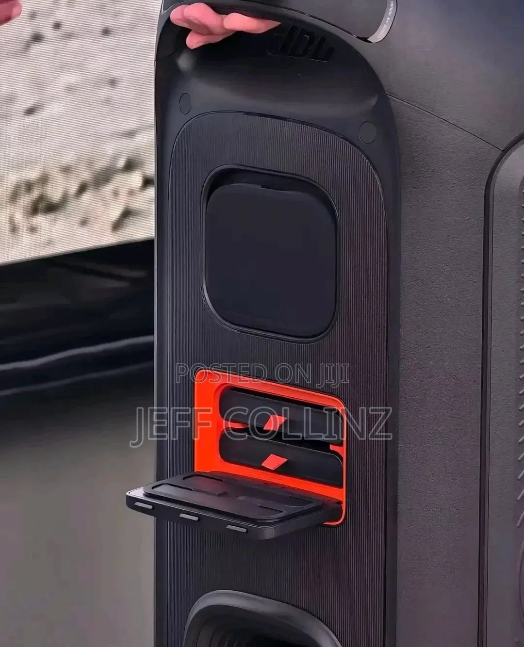 JBL Party Box 720 Boom Bass Boosted Spraker With a Wireless Mic