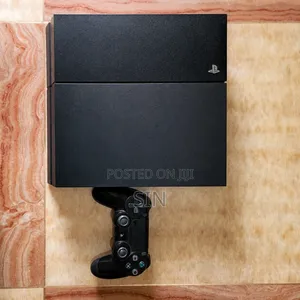Ps4 Standard Chipped ( 5 Games )