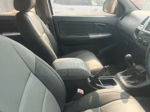 Toyota Hilux 2014 Silver
