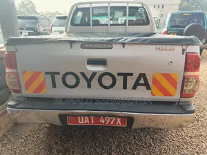 Toyota Hilux 2014 Silver