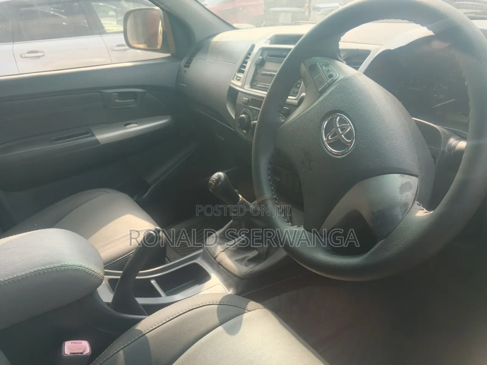 Toyota Hilux 2014 Silver