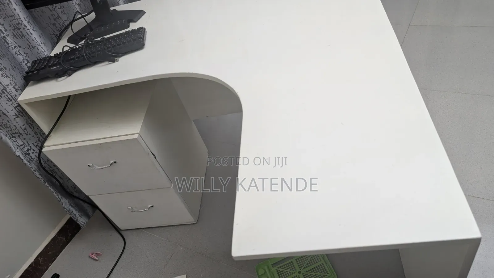 Modern Home Office / Work Table (Big Enough)