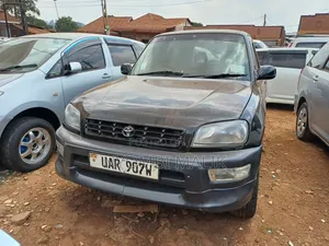 Toyota RAV4 Automatic 2000 Black