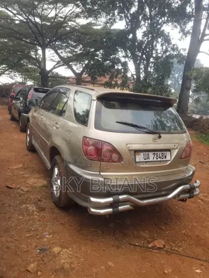 Toyota Harrier 2000 Silver