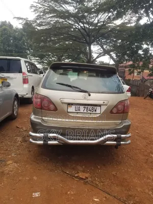 Toyota Harrier 2000 Silver