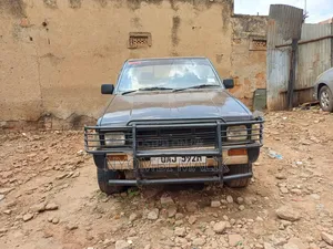 Nissan Pick-Up 1994 Gray