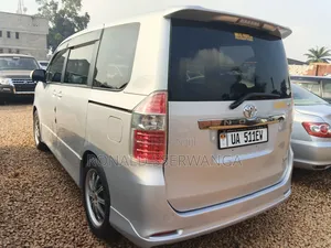 Toyota Noah 2008 Silver