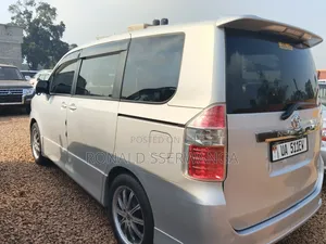 Toyota Noah 2008 Silver