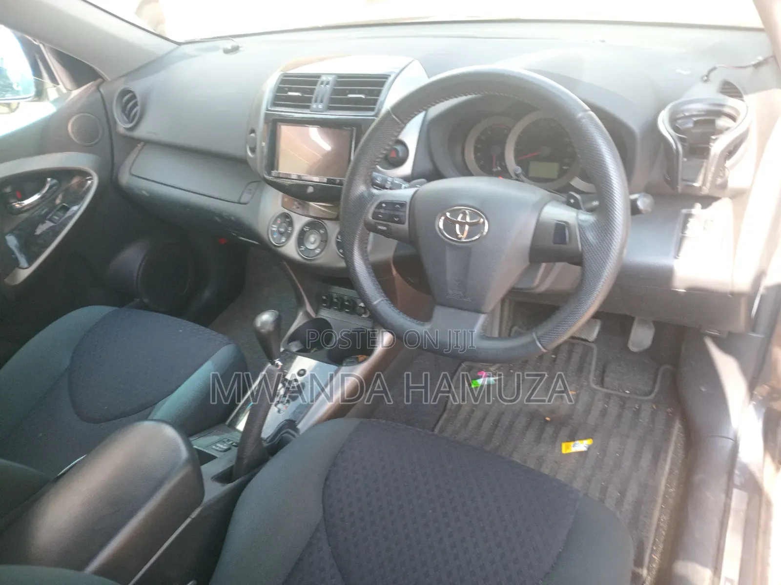 Toyota Vanguard 2011 Gray