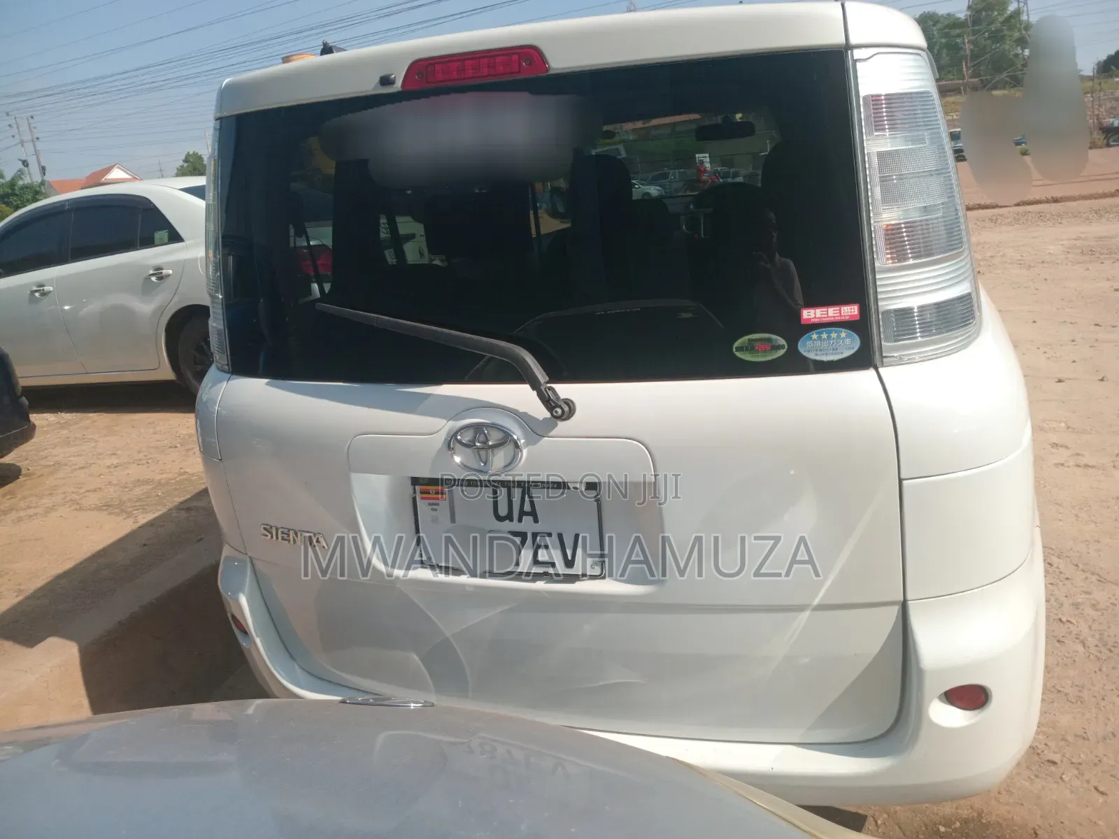 Toyota Sienta 2012 White