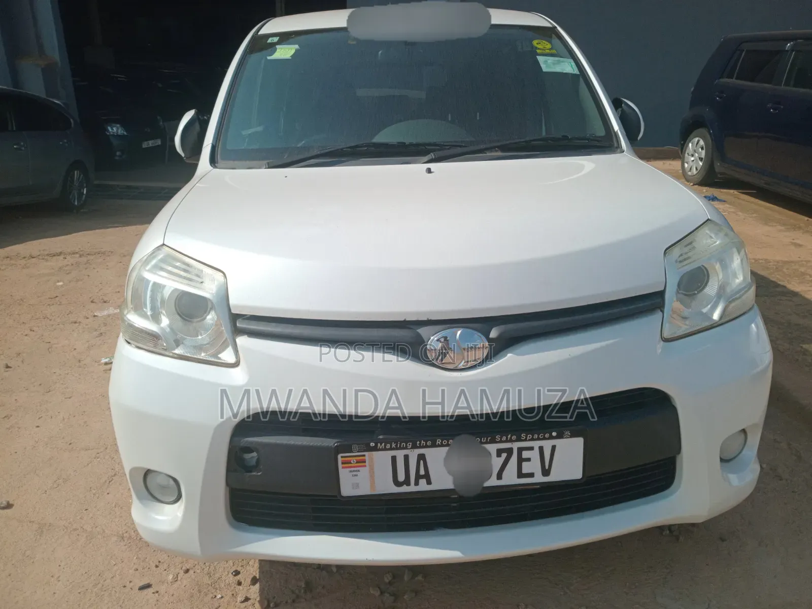 Toyota Sienta 2012 White