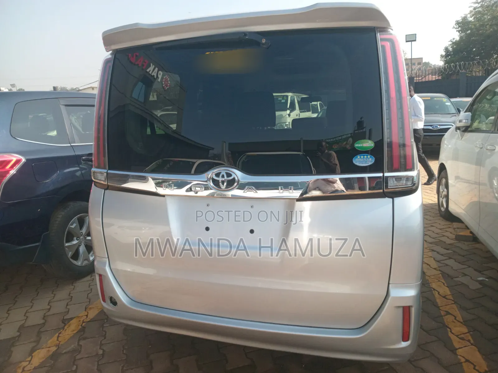 Toyota Noah 2017 Silver