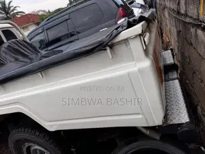 Toyota Land Cruiser 2015 White