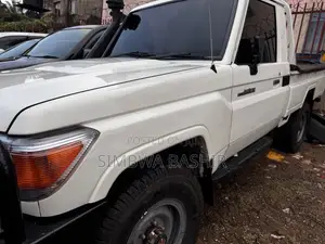 Toyota Land Cruiser 2015 White