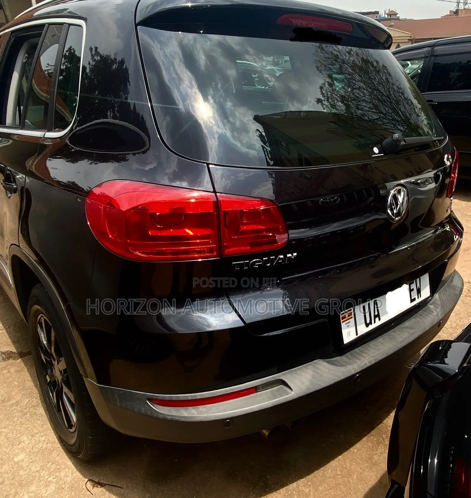Volkswagen Tiguan S 4dr SUV (2.0L 4cyl Turbo 6A) 2015 Black