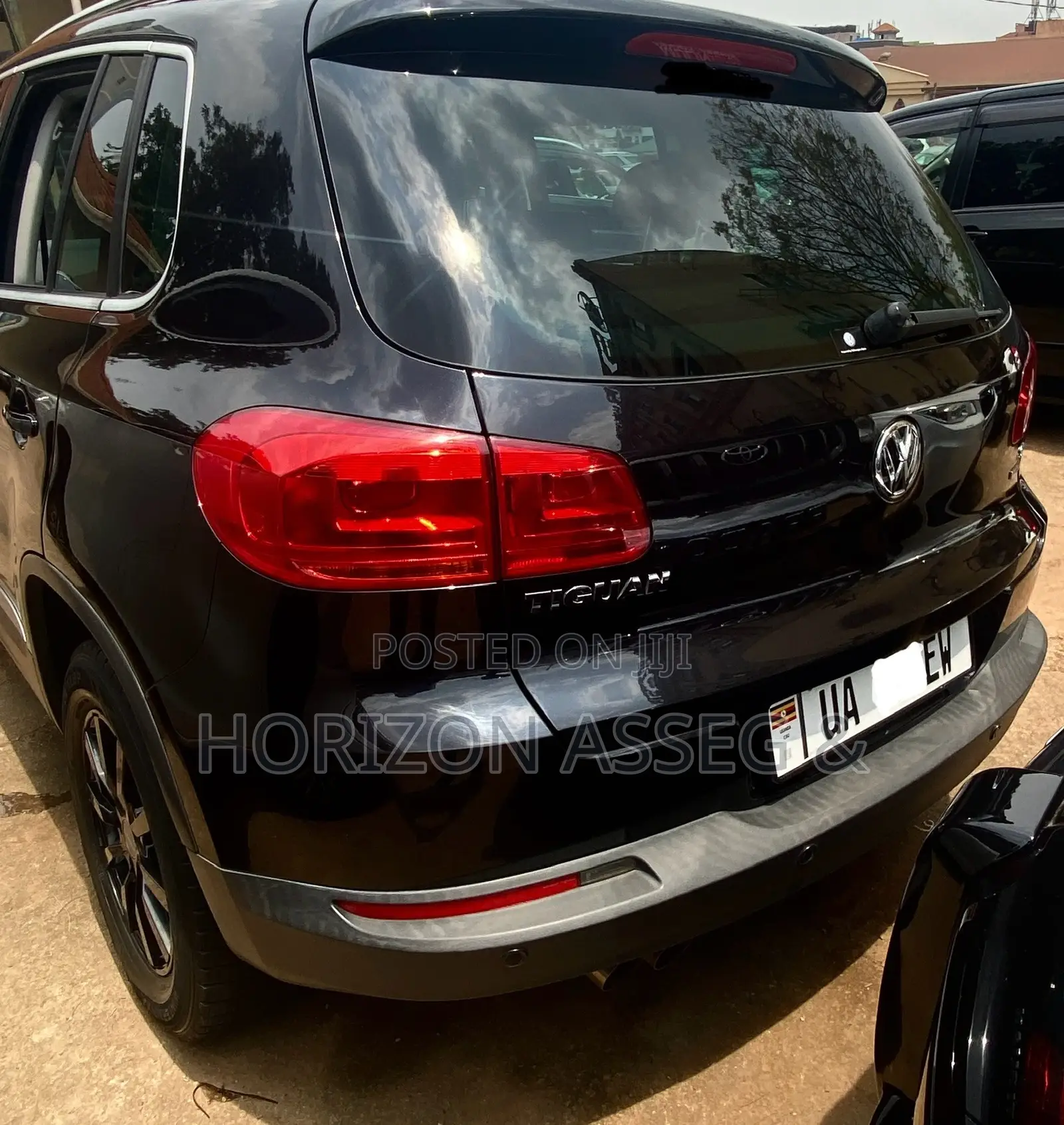 Volkswagen Tiguan S 4dr SUV (2.0L 4cyl Turbo 6A) 2015 Black