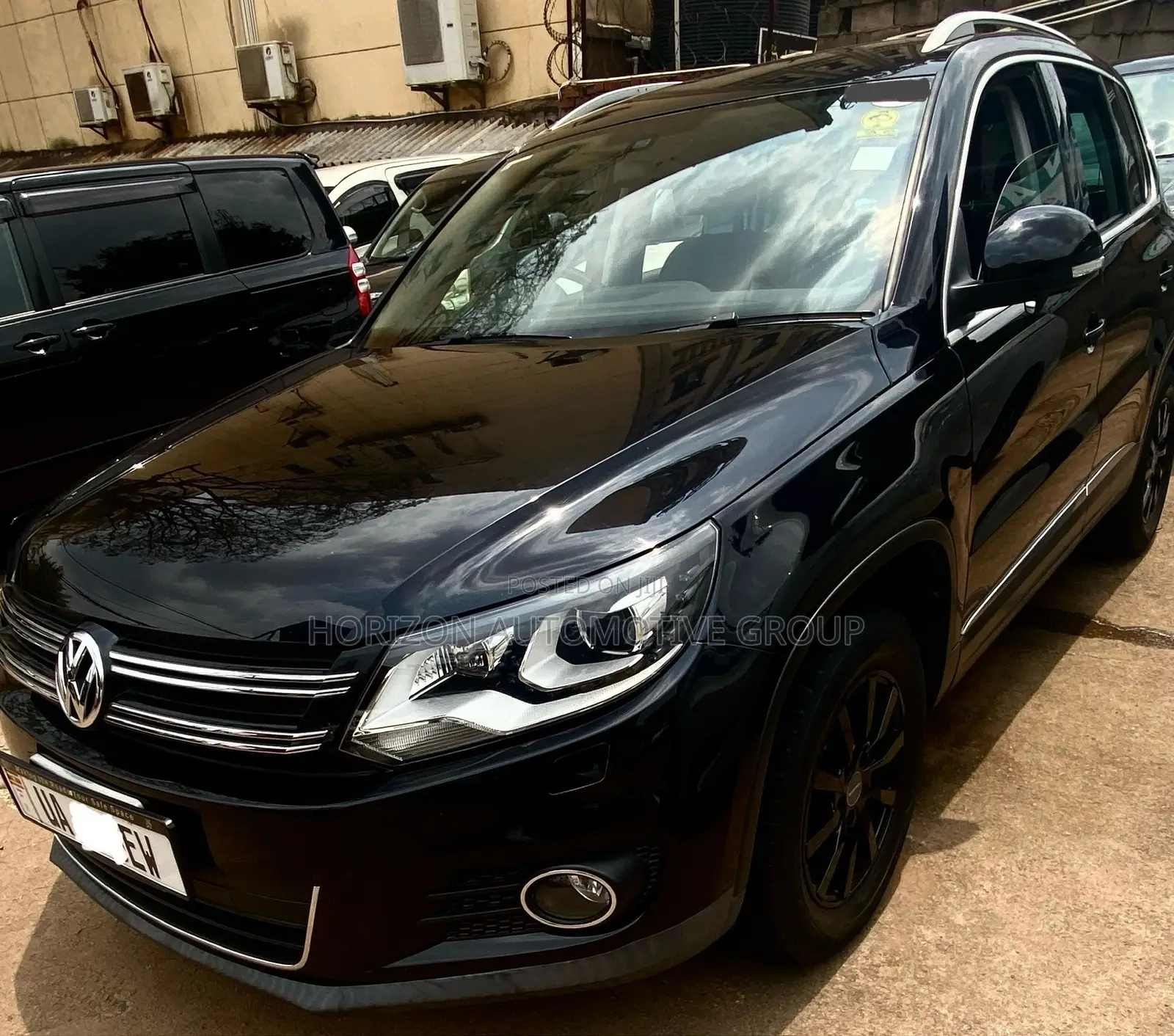 Volkswagen Tiguan S 4dr SUV (2.0L 4cyl Turbo 6A) 2015 Black