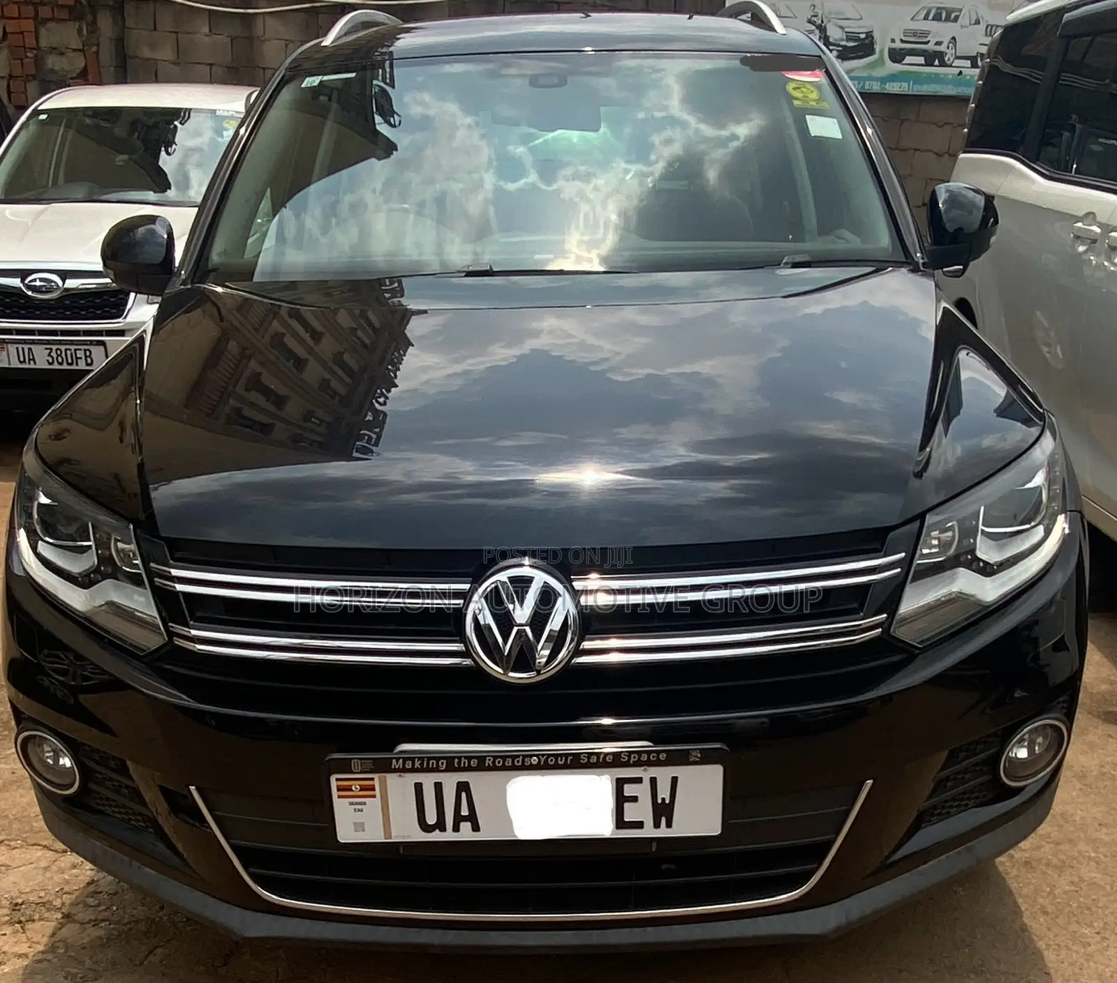 Volkswagen Tiguan S 4dr SUV (2.0L 4cyl Turbo 6A) 2015 Black