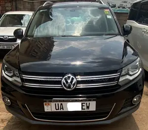 Volkswagen Tiguan S 4dr SUV (2.0L 4cyl Turbo 6A) 2015 Black