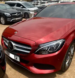 Mercedes-Benz C200 2017 Red